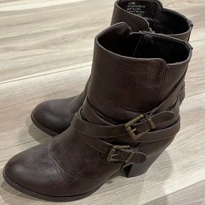 FREE SHIPPING Perfect boots!